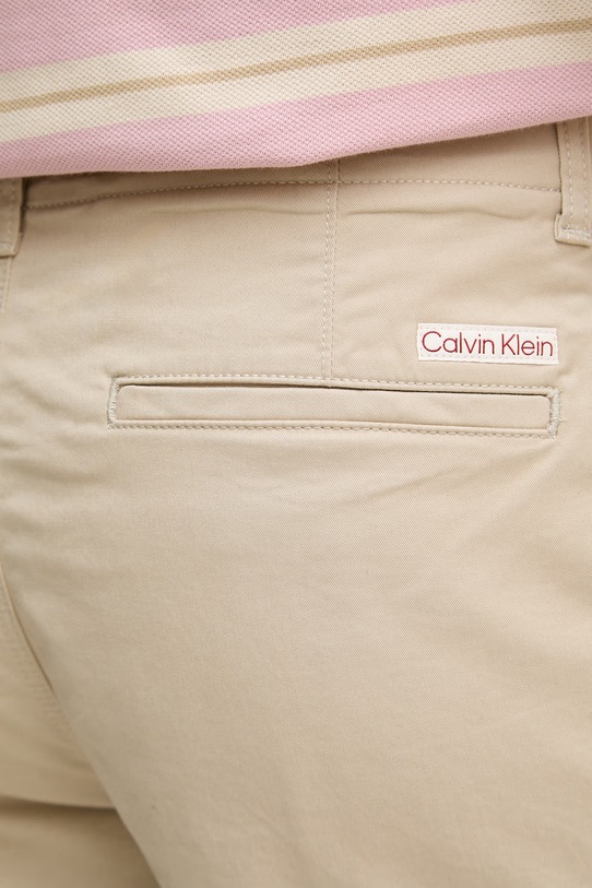 Calvin Klein Jeans chino kratke hlače muške od pamuka s elastanom bež LV04RF617G