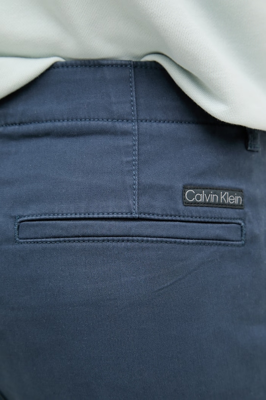 Calvin Klein Jeans chino kratke hlače muške od pamuka s elastanom mornarsko plava LV04RF617G