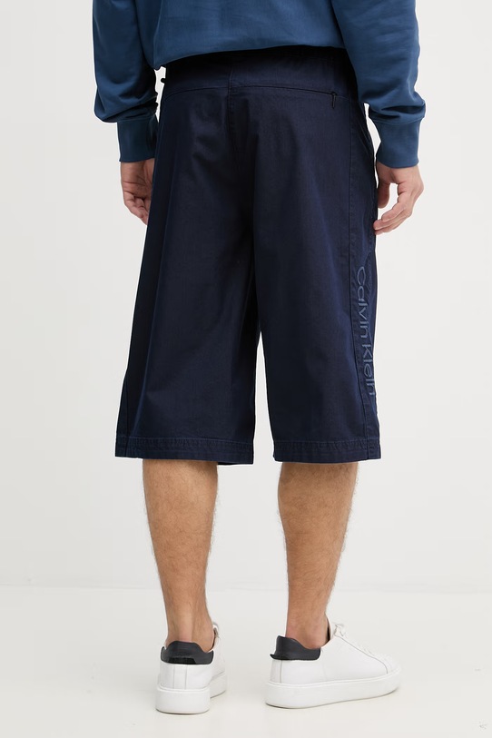 Abbigliamento Calvin Klein Jeans pantaloncini da uomo con cotone LV04RF735G blu navy