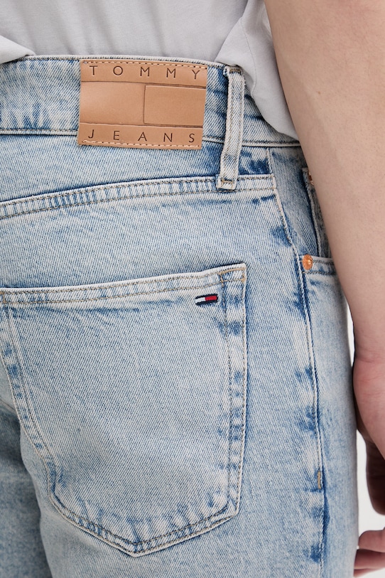 Tommy Jeans szorty męskie jeansowe niebieski DM0DM22977