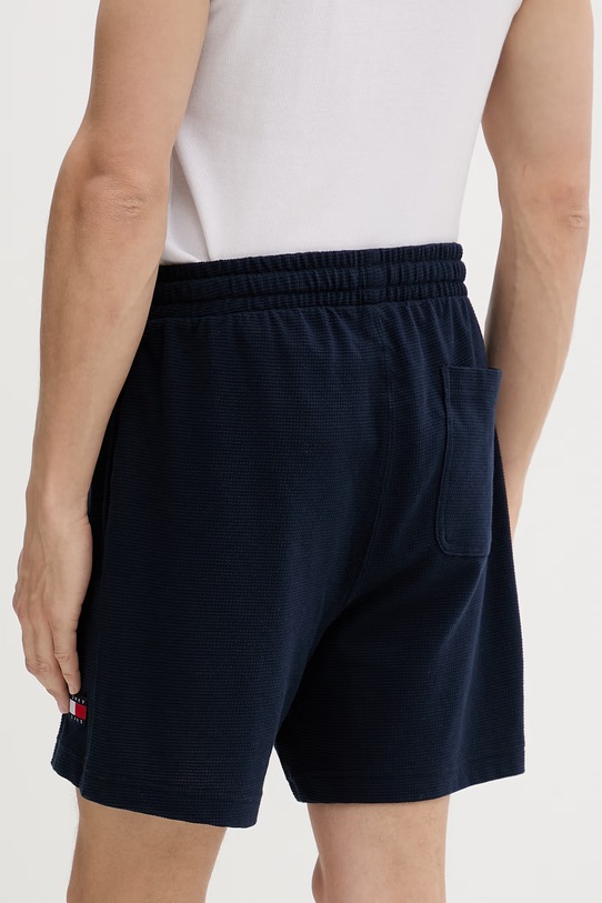 Odzież Tommy Jeans szorty dresowe męskie z bawełną DM0DM23016 granatowy