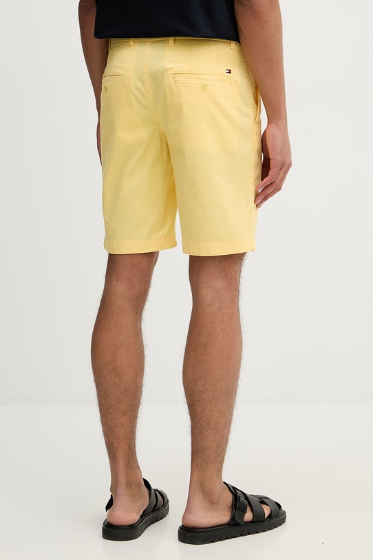 Oblečení Tommy Hilfiger šortky pánské bavlněné s elastanem MW0MW42351 žlutá
