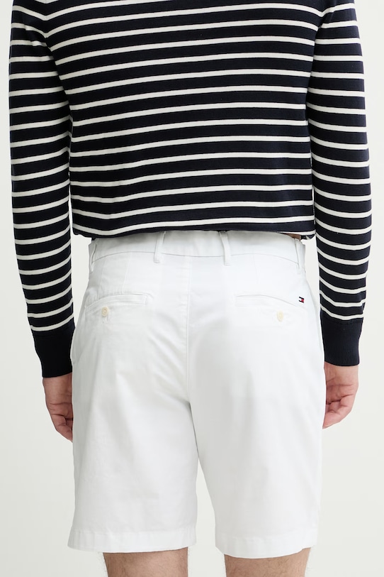 Oblečenie Tommy Hilfiger šortky chino pánske bavlnené s elastanom MW0MW42352 biela