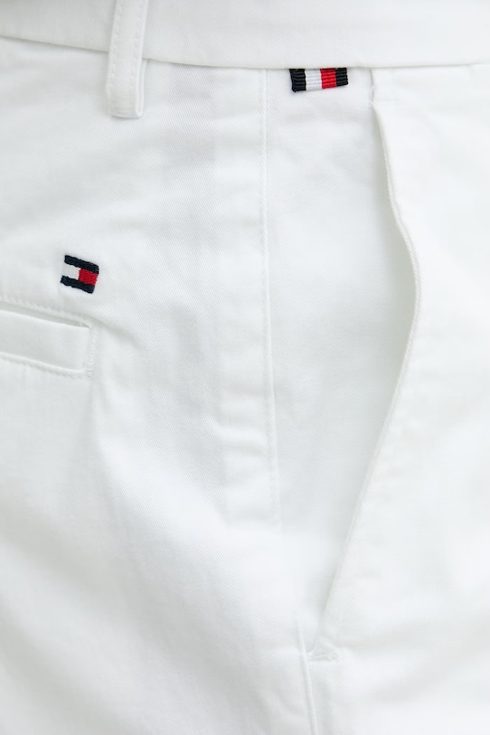 Tommy Hilfiger šortky chino pánske bavlnené s elastanom biela MW0MW42352