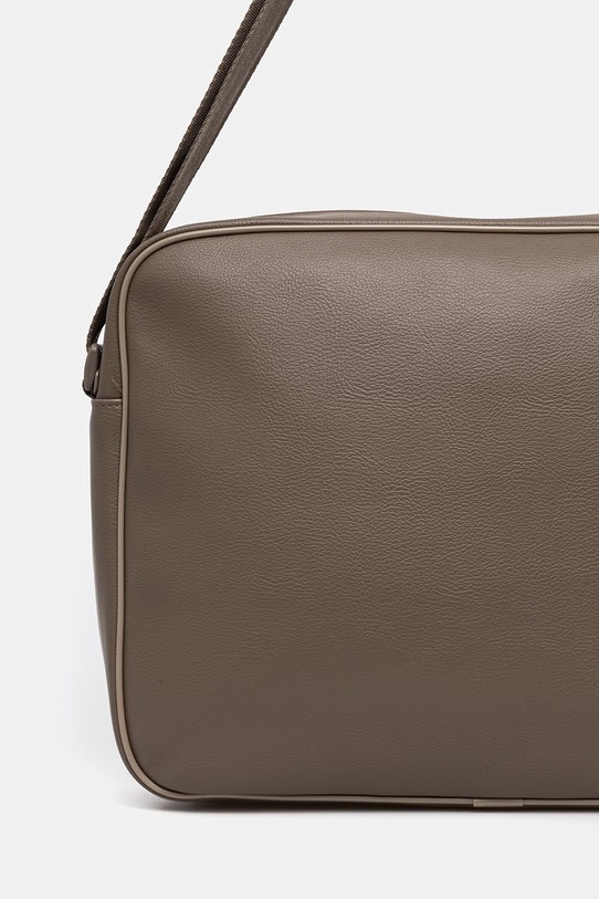 Akcesoria adidas Originals torebka Airliner KD7847 brązowy