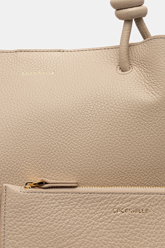 Δερμάτινη τσάντα Coccinelle FINN μπεζ E1.U07.11.02.01