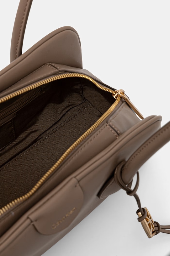 Calvin Klein torebka kuferek damska z imitacji skóry beżowy LV04F3369G