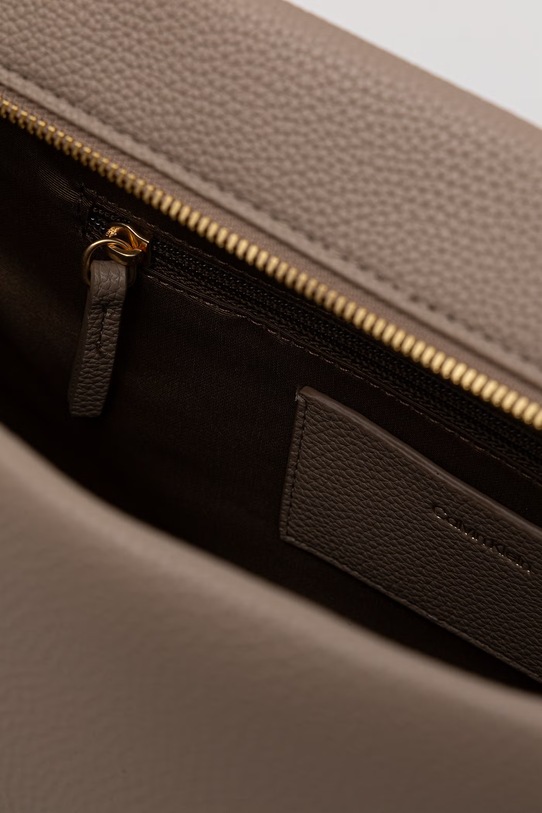 Calvin Klein kabelka typu shopper dámska z imitácie kože LV04F3424G béžová