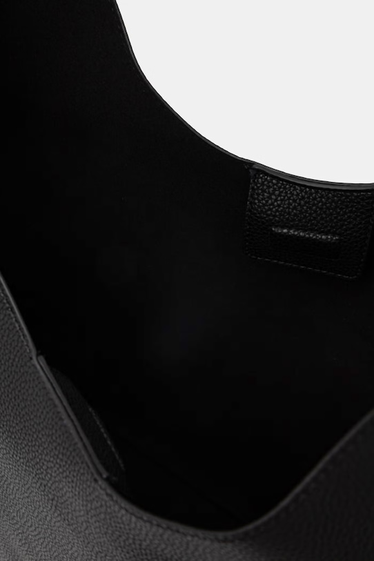 Calvin Klein torebka worek damska z imitacji skóry LV04F3596G czarny