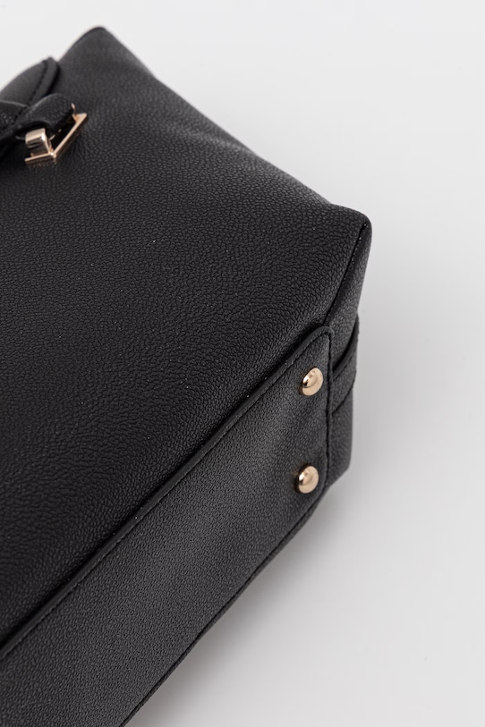 Guess kabelka typu tote dámska z imitácie kože SOPHIA čierna HWBG99.13080