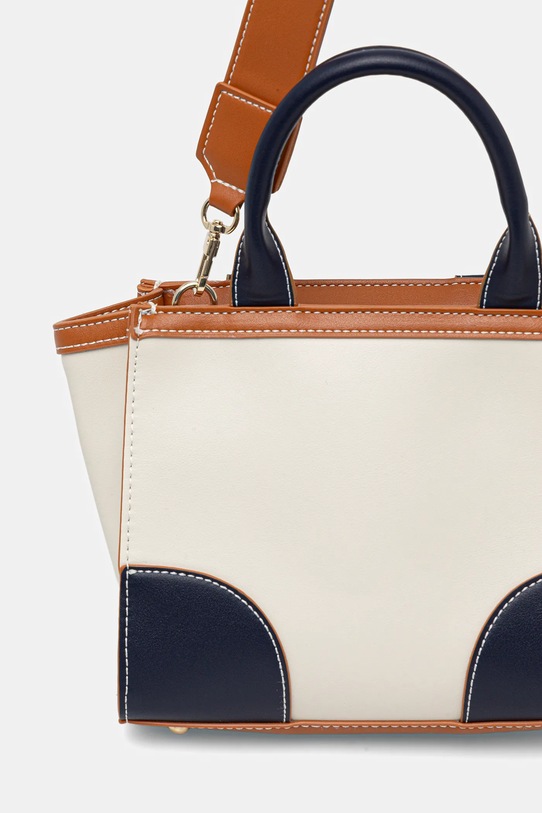 Dziewczynka Guess torebka dziecięca J6RZ09.WJ930.PPY2 beżowy