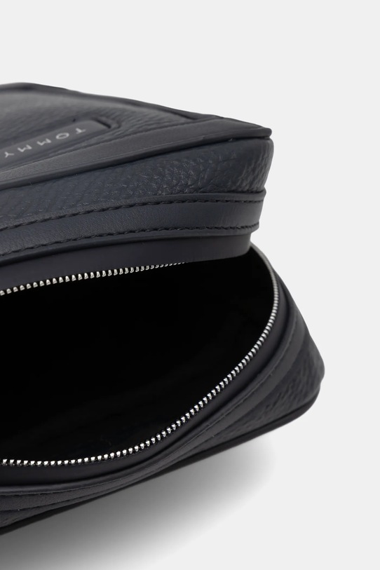 Tommy Hilfiger saszetka AM0AM14011 granatowy