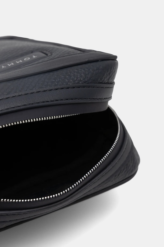 Tommy Hilfiger saszetka AM0AM14011 granatowy