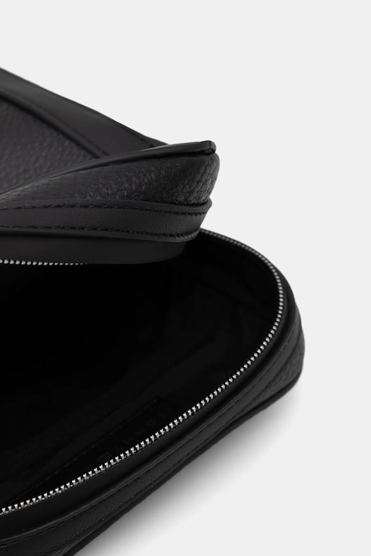 Taštička Tommy Hilfiger AM0AM14011 černá