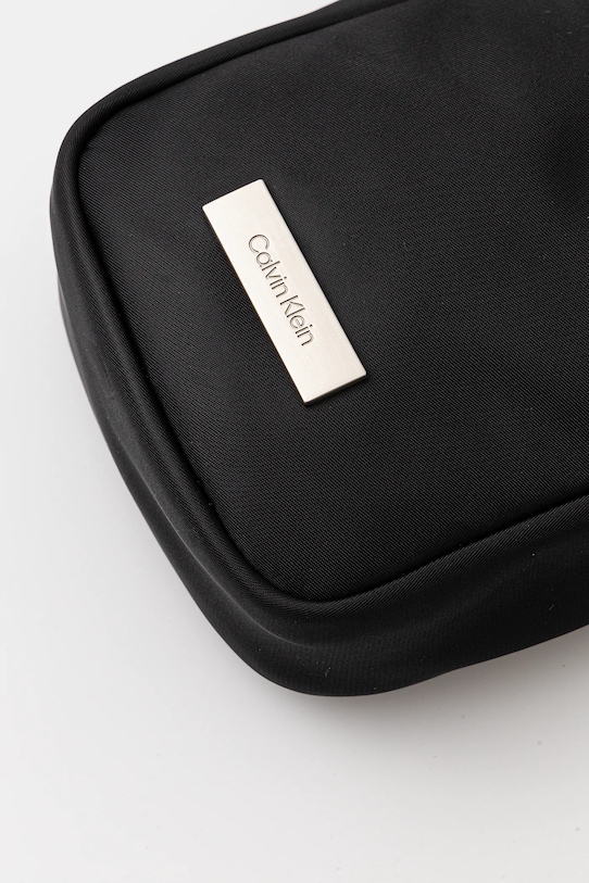 Taštička Calvin Klein černá LV04D3233G