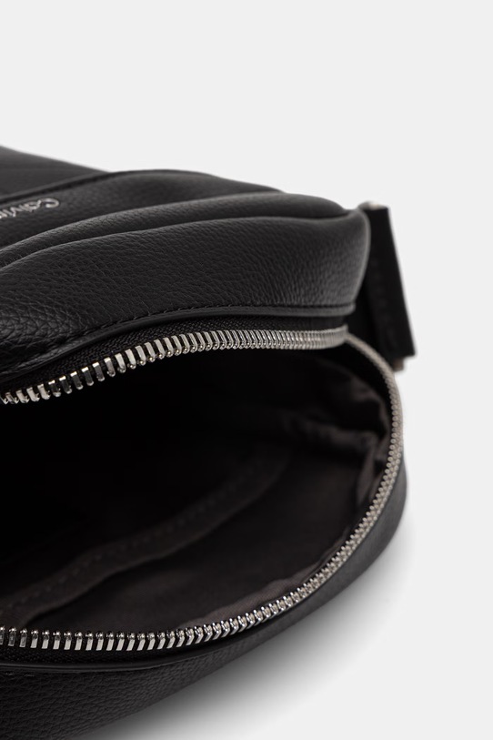 Calvin Klein φάκελος που φοριέται στον ώμο ανδρικός από απομίμηση δέρματος LV04D3331G μαύρο