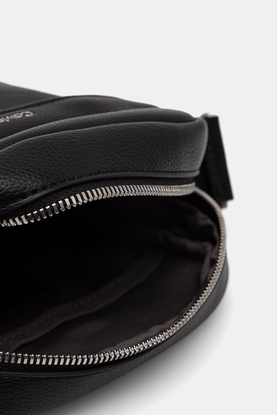 Calvin Klein φάκελος που φοριέται στον ώμο ανδρικός από απομίμηση δέρματος LV04D3331G μαύρο