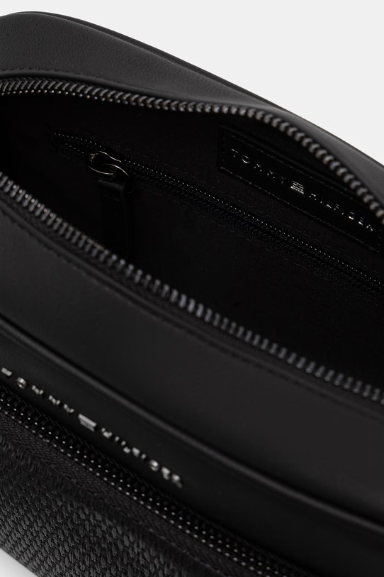 Tommy Hilfiger mala torba za muškarce od imitacije kože AM0AM14096 crna