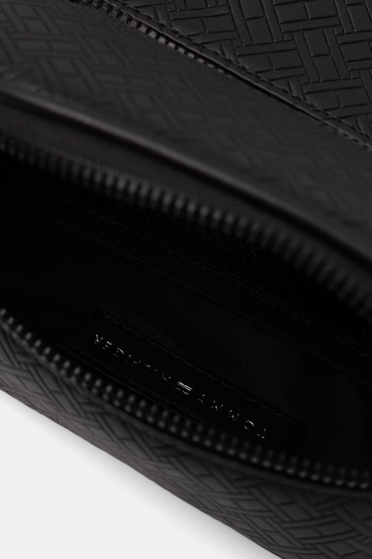 Tommy Hilfiger vrecko pánske z imitácie kože AM0AM14193 čierna