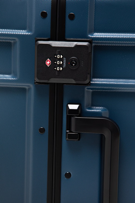 Eastpak RESIST'R CASE S DIME Dime Navy walizka granatowy EK0A5BNQA0I1