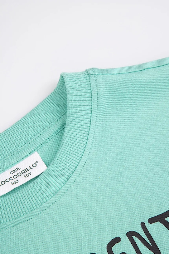 Момче Детска памучна тениска Coccodrillo WC6143210VBA зелен