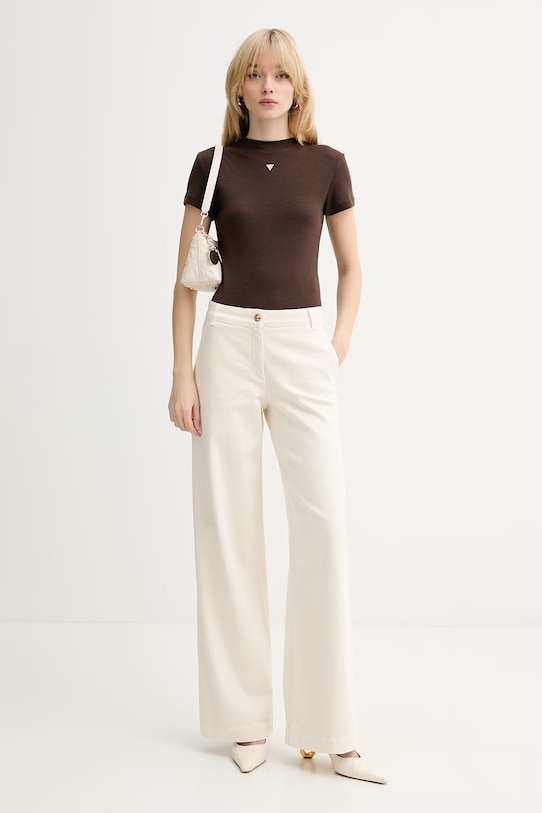 Guess t-shirt z domieszką jedwabiu TINA W6RP99.KCNH2 brązowy SS26