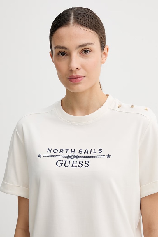 Guess T-shirt damski X NORTH SAILS beżowy W6GI03.K2657