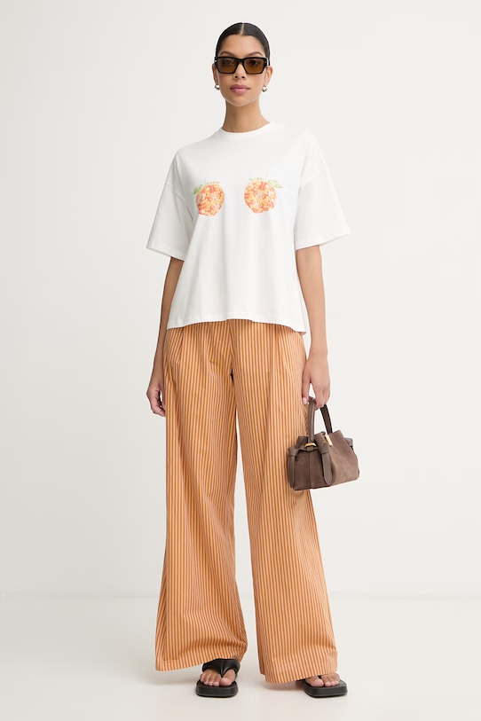 Never Fully Dressed T-shirt damski bawełniany NFDTO2216 biały SS26