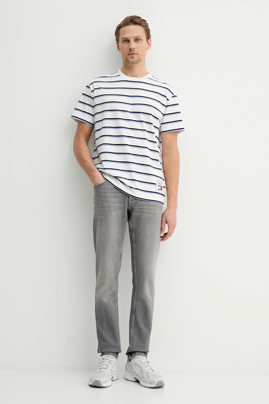 Βαμβακερό μπλουζάκι Tommy Jeans DM0DM22325 λευκό SS26