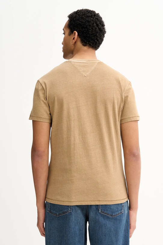 Odzież Tommy Jeans t-shirt bawełniany DM0DM22328 brązowy