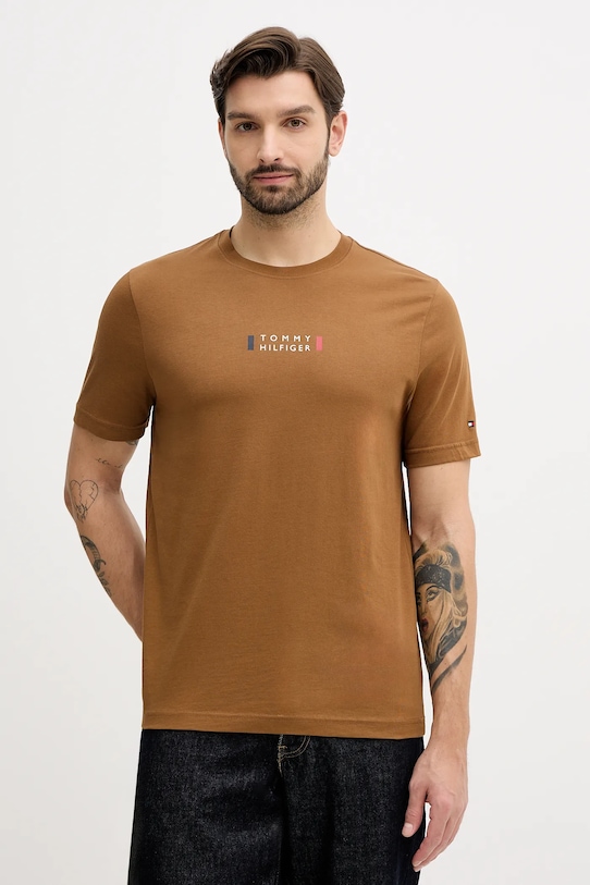 Памучна тениска Tommy Hilfiger стандартна кафяв MW0MW41453