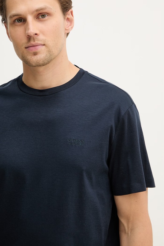 Guess t-shirt z domieszką jedwabiu granatowy M6RI49.KE722
