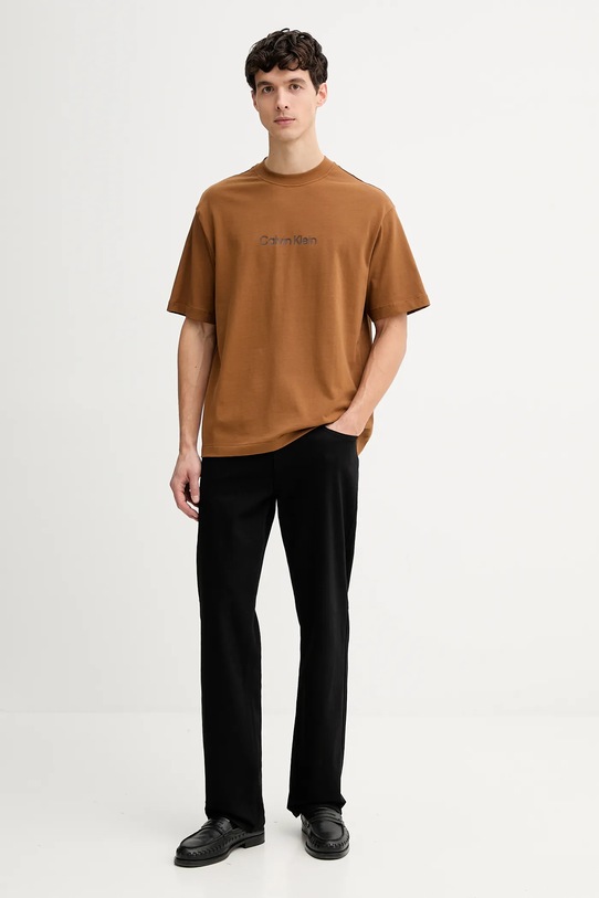 Calvin Klein t-shirt bawełniany LV040HM228 brązowy SS26