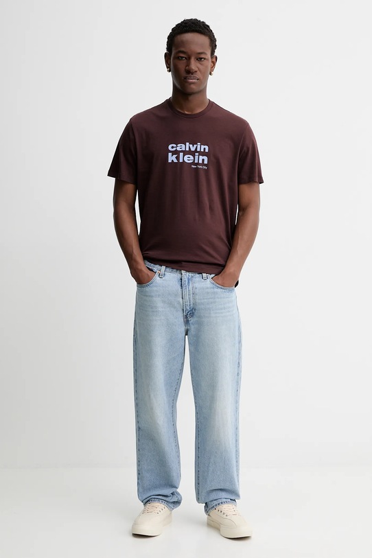 Calvin Klein t-shirt bawełniany LV04RE821G brązowy SS26