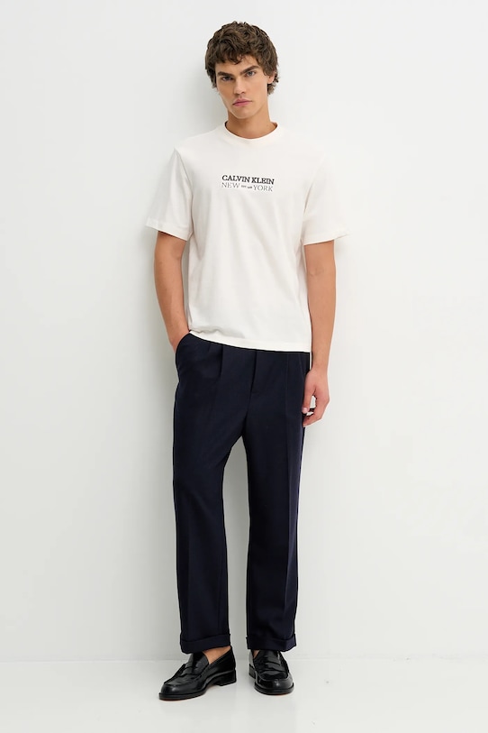 Calvin Klein t-shirt bawełniany LV04RE833G beżowy SS26