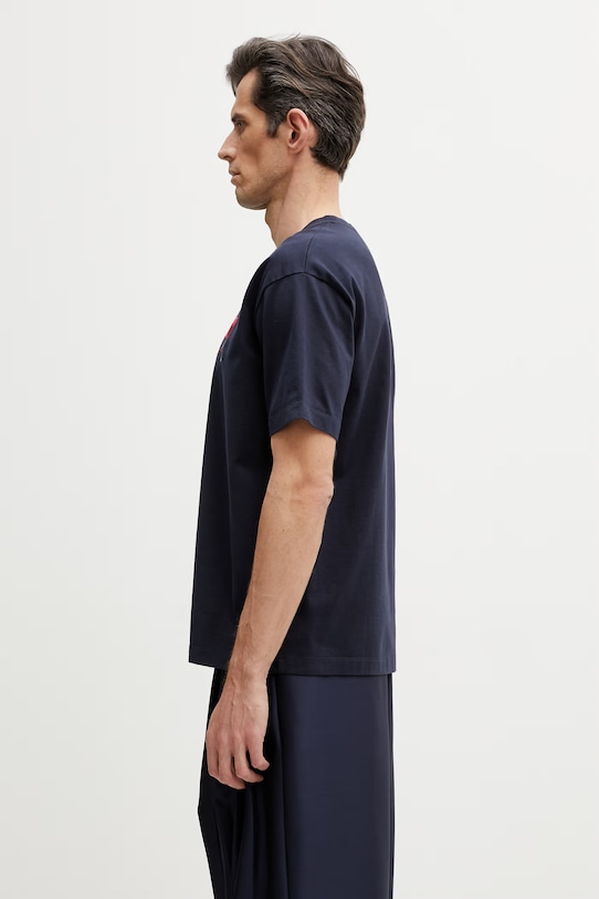 Drôle de Monsieur D Hibiscus Broddée tricou bumbac bărbați K.TS316.CO248.NY bleumarin SS26