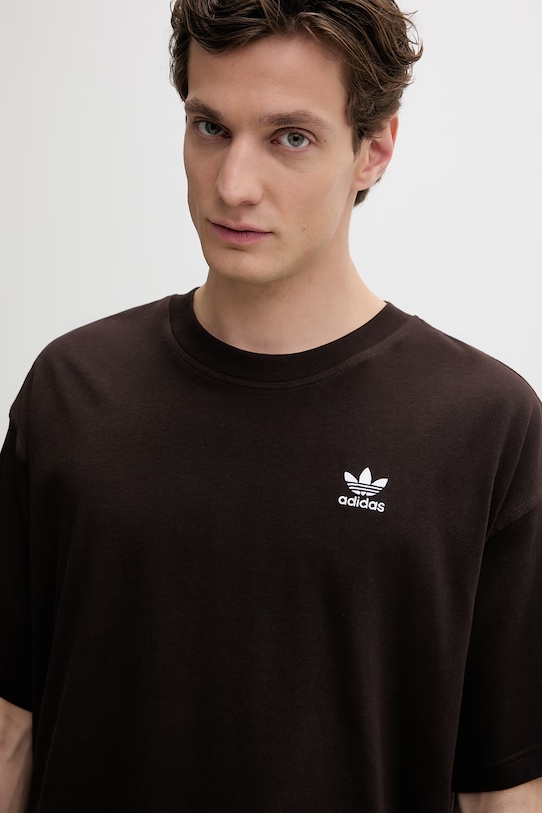 Βαμβακερό μπλουζάκι adidas Originals καφέ KE1142