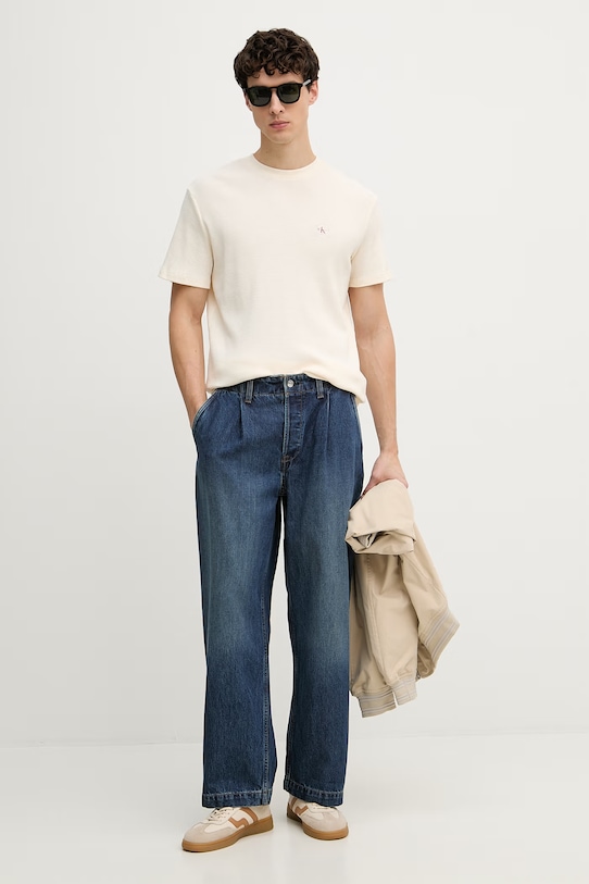 Calvin Klein Jeans tričko pánské s bavlnou LV04RD008G béžová SS26