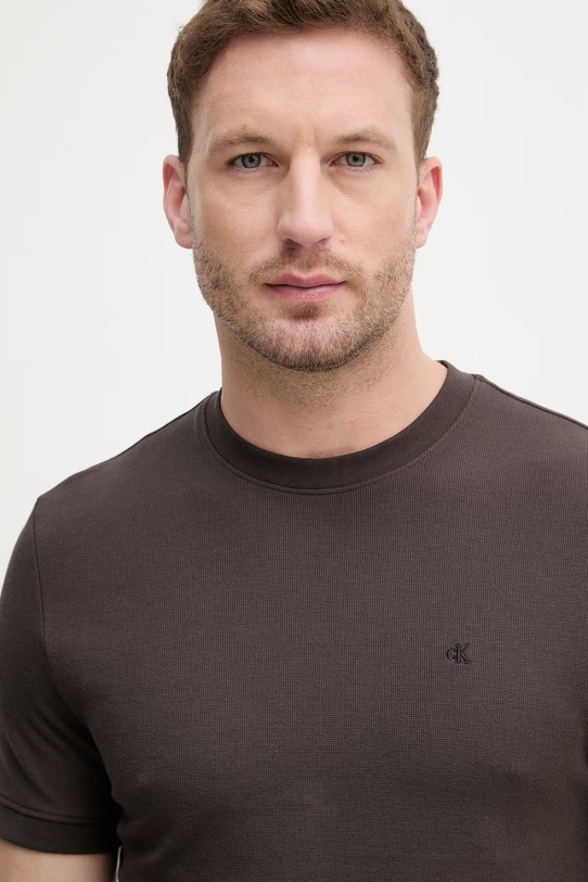 Calvin Klein Jeans kratka majica moška z bombažem rjava LV04RF206G