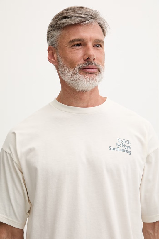 Asics T-shirt do biegania męski z bawełną RUNNER MESSAGE beżowy 2031F321