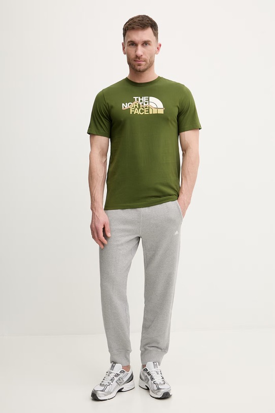 The North Face t-shirt bawełniany MOUNTAIN NF0A8GUXBRI1 zielony SS26