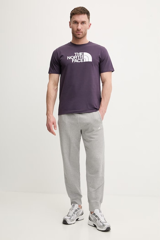 Μπλουζάκι The North Face EVOLUTION στάμπα μωβ NF0A8B6JG5O1