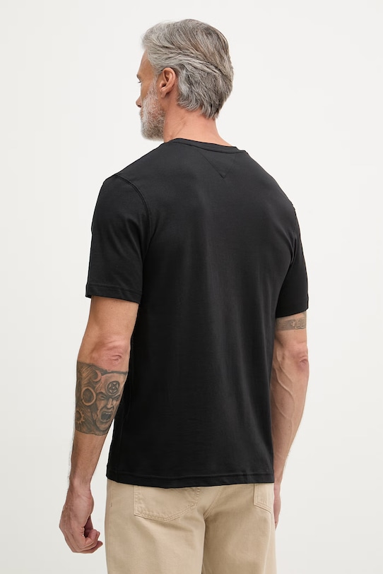 Oblečenie Tommy Hilfiger basic tričko pánske bavlnené MW0MW42367 čierna