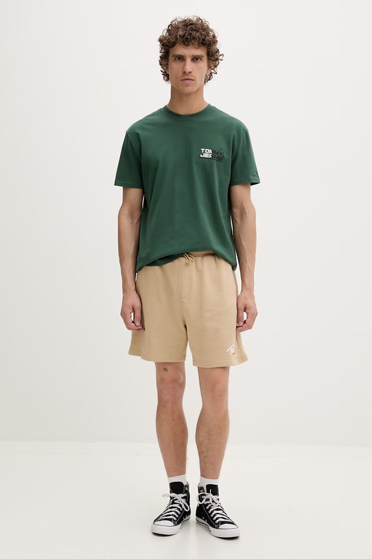 Tommy Jeans t-shirt męski bawełniany DM0DM22536 zielony SS26