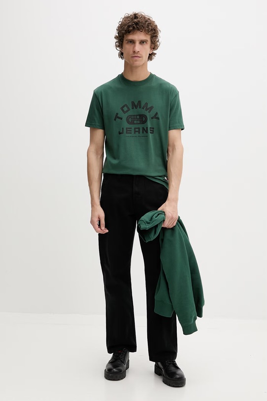 Tommy Jeans t-shirt męski bawełniany DM0DM22551 zielony SS26