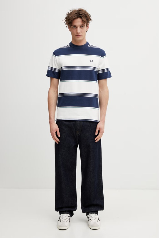 Bavlnené tričko Fred Perry M2410 tmavomodrá