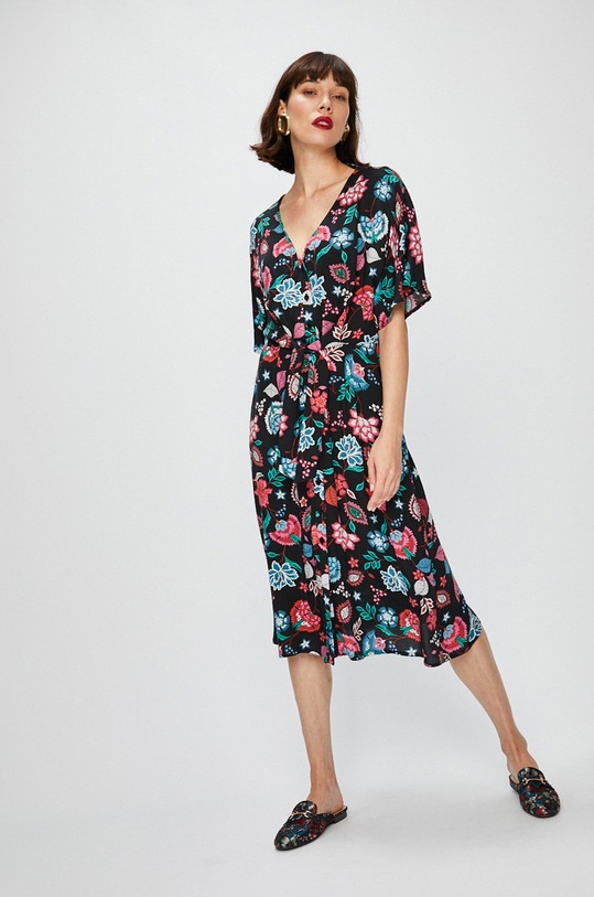 Answear - Šaty Falling In Autumn viacfarebná WA18.SUD067