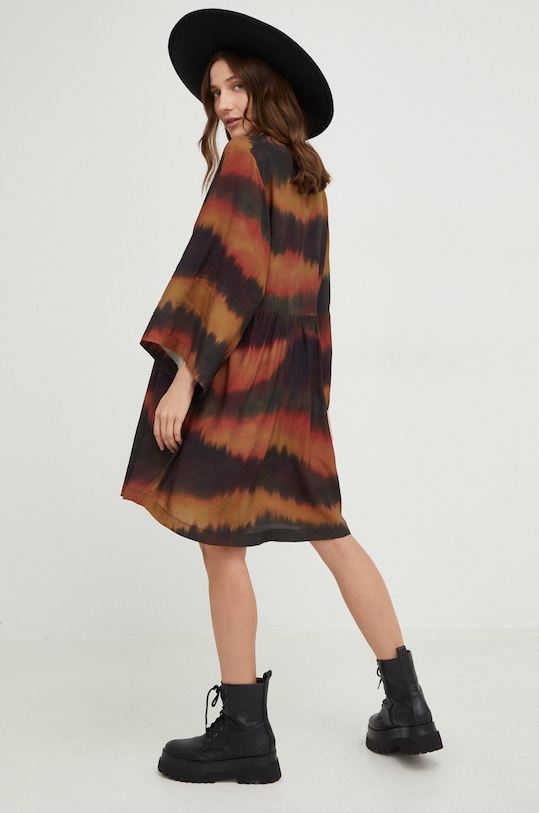 Odzież Answear Lab sukienka WA22.SSD800 brązowy