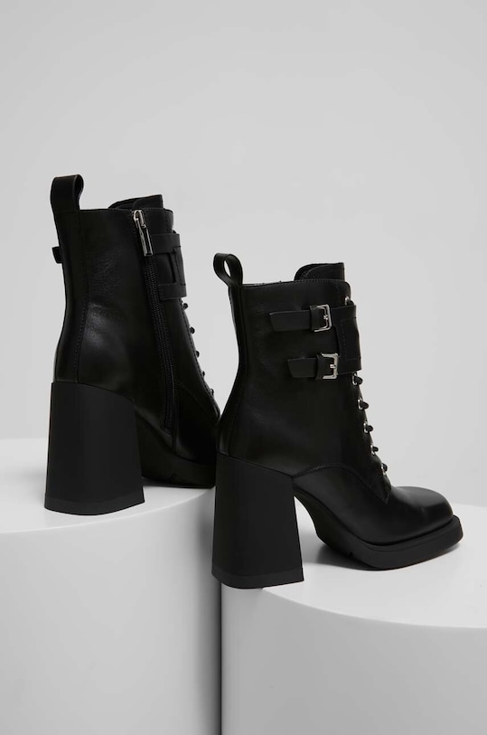 Παπούτσια Δερμάτινες μπότες Answear.LAB 2365.0501.1R.AT μαύρο