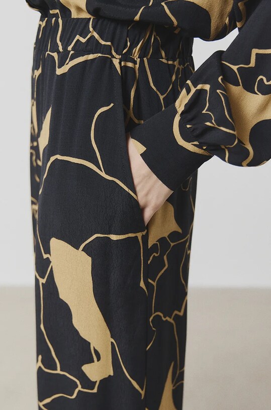 Answear Lab pantaloni negru WA24.SPD003